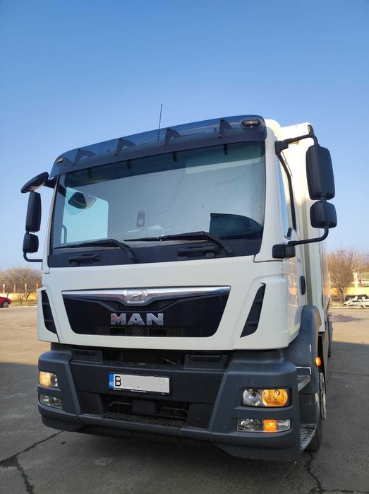 Camion MAN TGM 46.010 din 2016 - 18 tone - prelata cu lift
