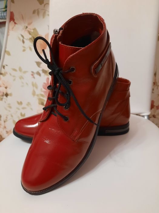 Продам полусапожки.