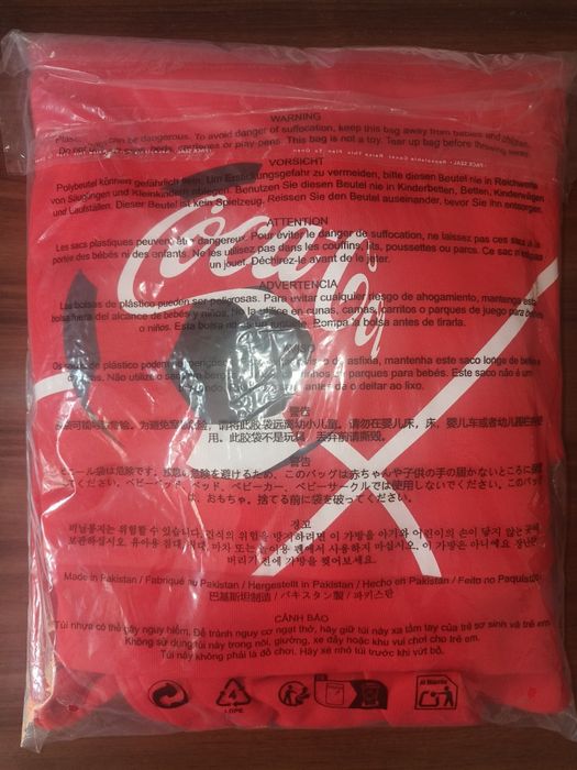 Vând hanorac Coca-Cola (nou)