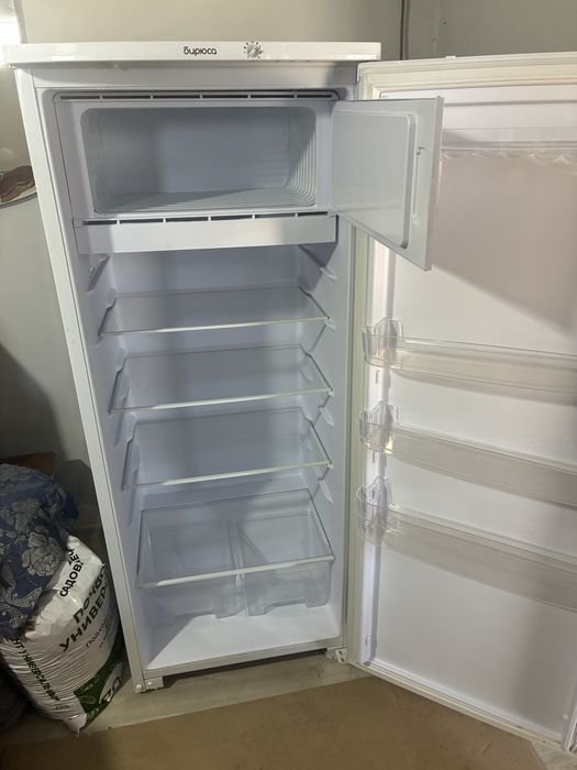 Холодильник бирюса почти новый