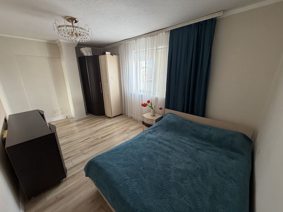 Продается спальный гарнитур