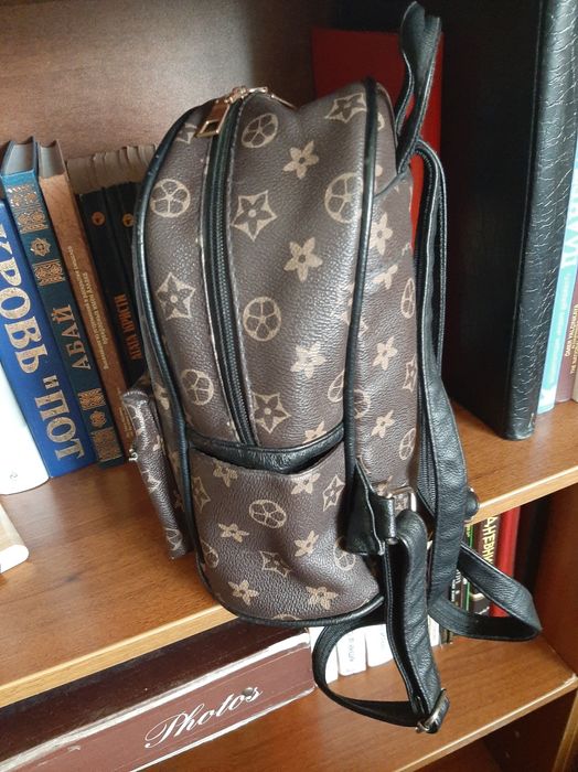 Продам стильный рюкзак