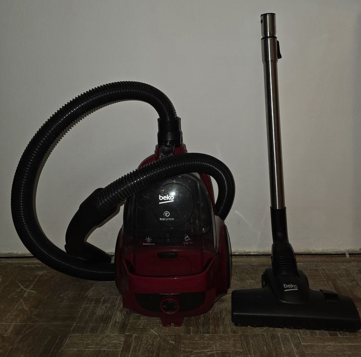 Aspirator fara sac Beko