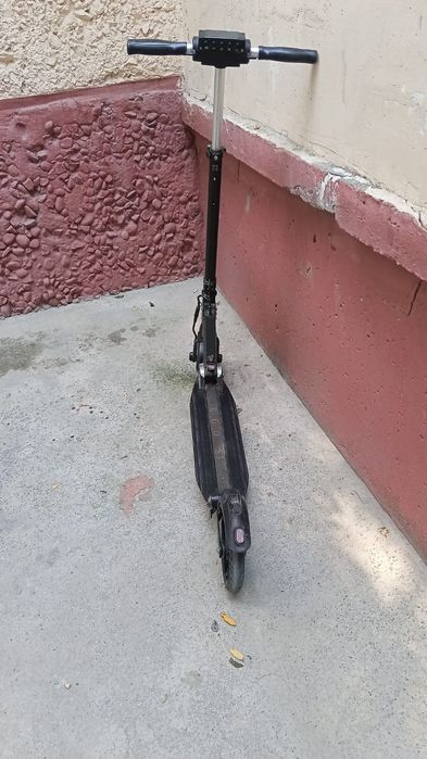Elektro samokat .