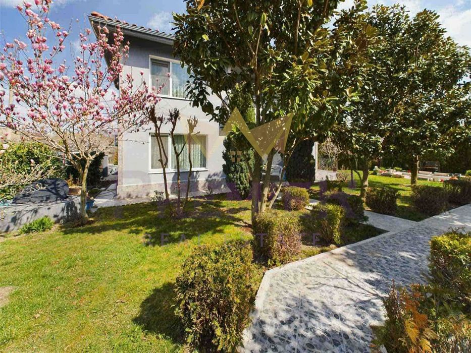 Продава се Къща в с. Осеново, Област Варна - 234 кв.м за 1346 €/кв.м - Снимка #8