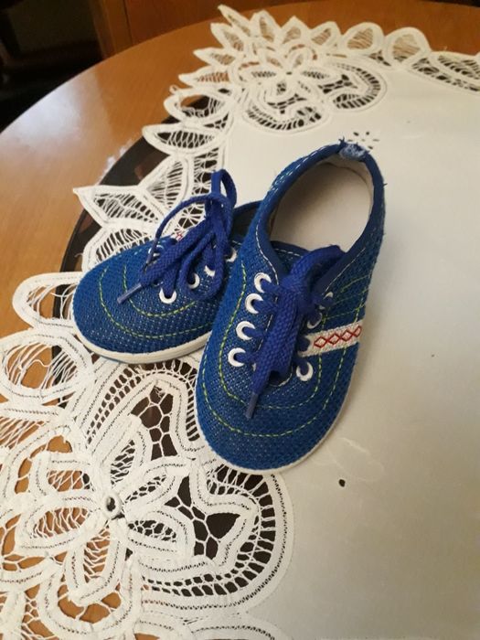 Продам детскую обувь.