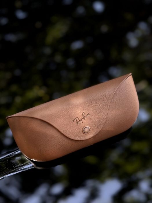 Ray ban sotiladi