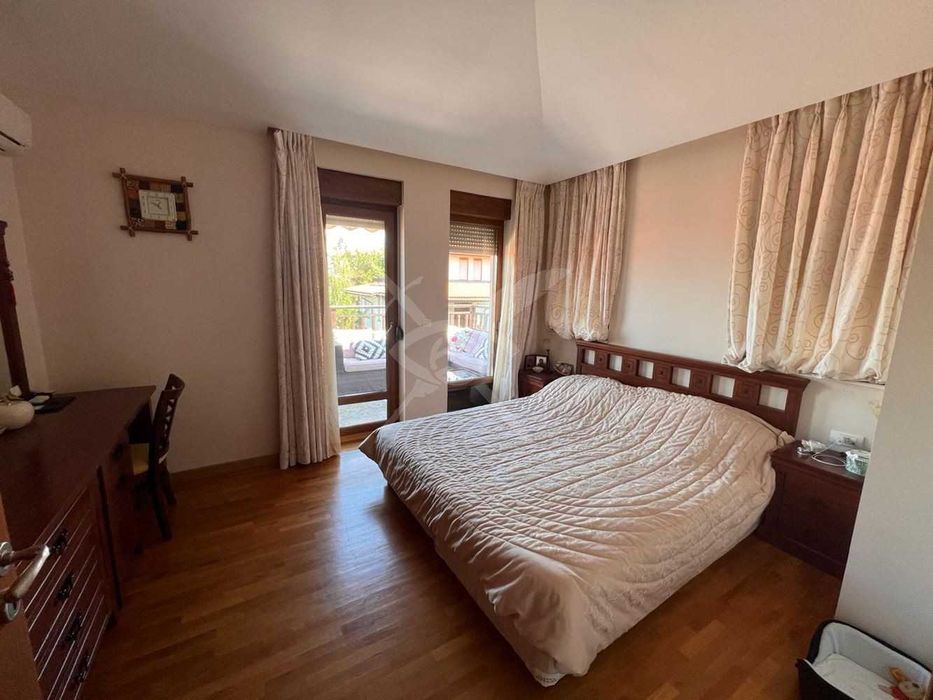 Продава се Тристаен апартамент в Созопол - 114 кв.м за 2193 €/кв.м - Снимка #1