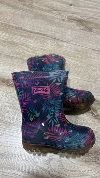 Светещи гумени ботуши за момиче 23 номер