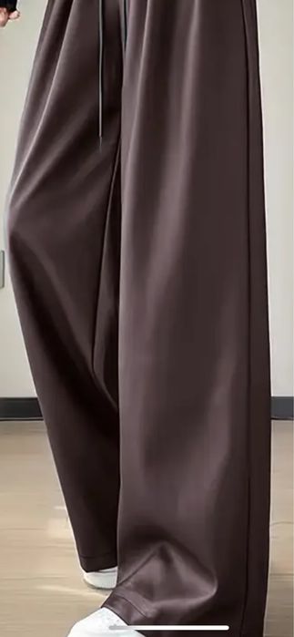 Pantalon damă, nou cu eticheta , culoare maron , mărimea L , piele eco