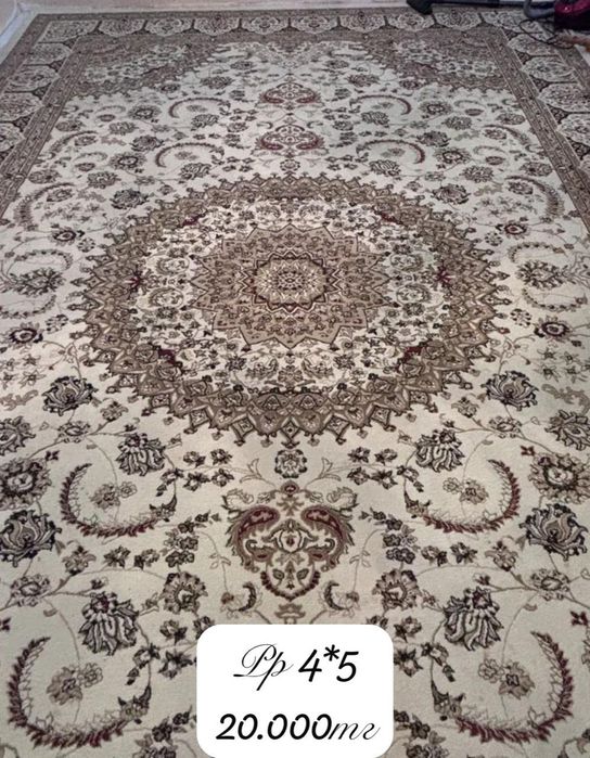 Кілем, жапкыш, люстра