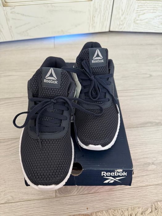 Продаю фирменные кросовки Reebok