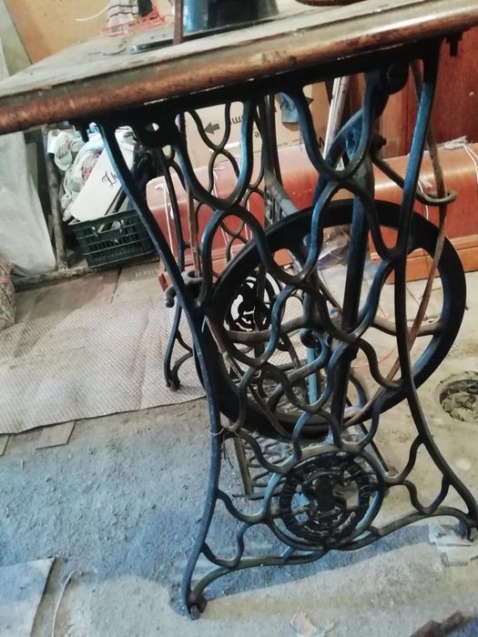 Швейная машинка Zinger