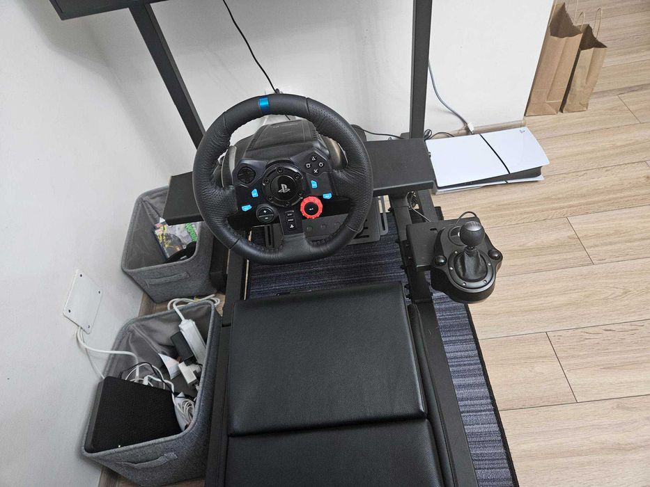 Cockpit gaming + stand monitor + volan, pedale, schimbator
