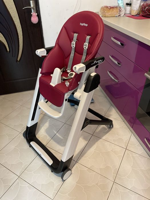 Scaun de masa Peg Perego Siesta 2 in 1 Follow me Berry