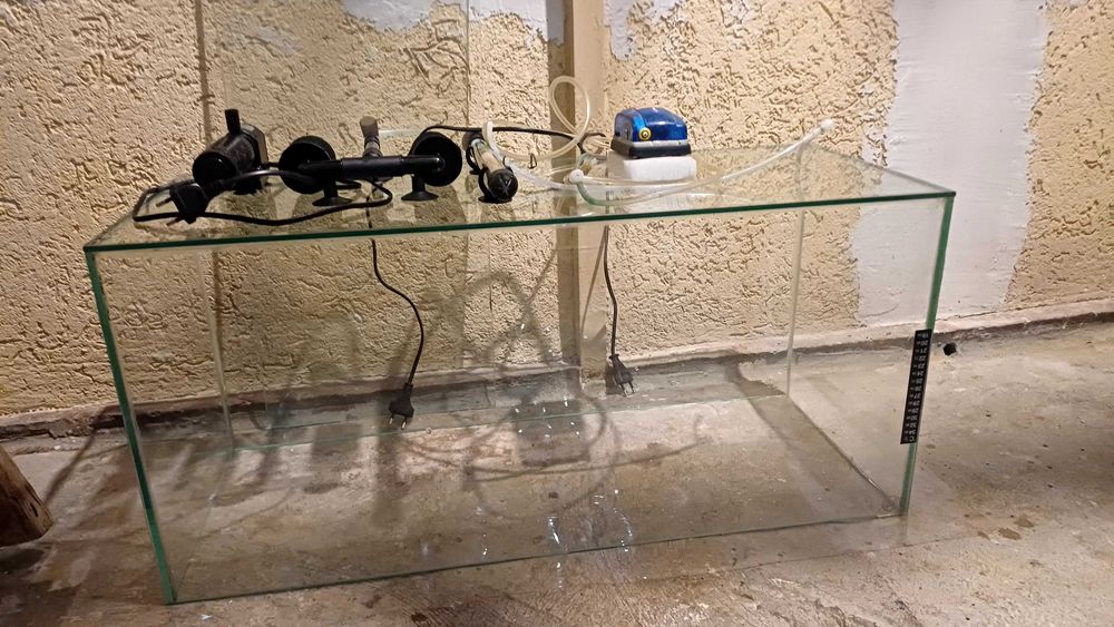 Аквариум 70л. с оборудване