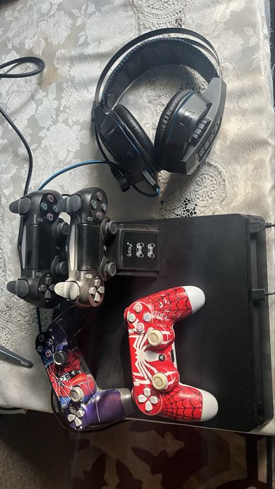 Продам ps4 slim 1tb