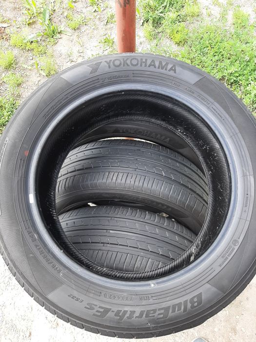 Продам шины 215/55/17 якогама