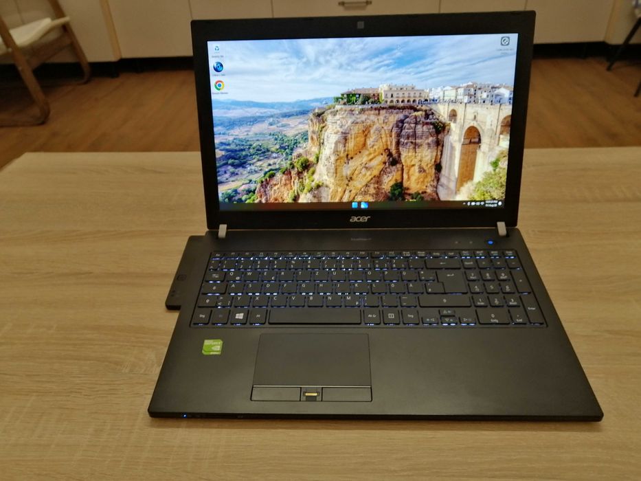 Acer TravelMate P658 , 15,6 Fhd , I5 6200U , 8 gb ram , 2 Gb video , 256 Gb ssd