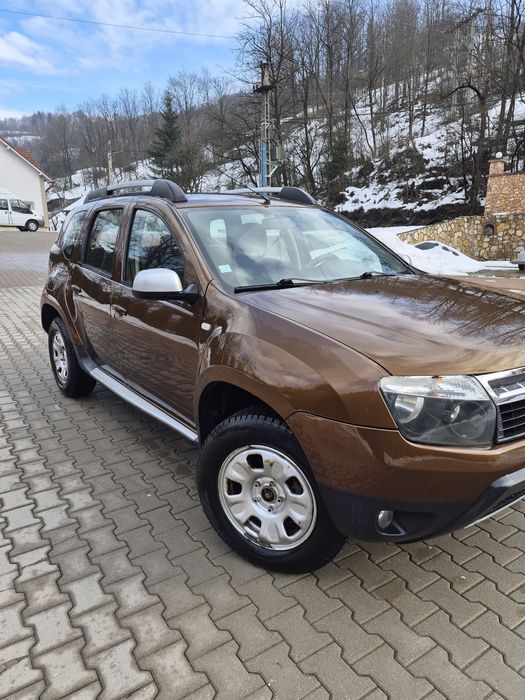 Vând Dacia Duster 4×4 Diesel  an fabricației  2011
