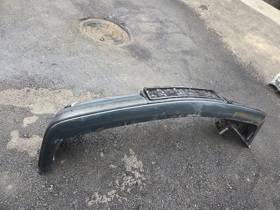 Перед бампер оригинал на BMW  e34
