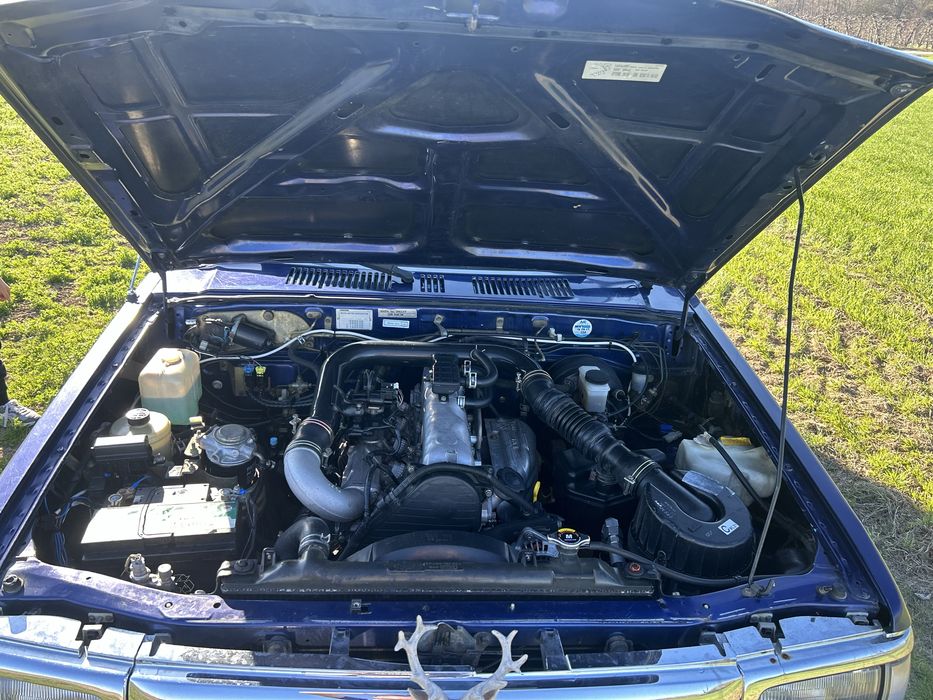 Mazda B2500 4x4 ( Ford Ranger )