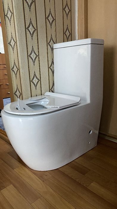 Новый Унитаз белый