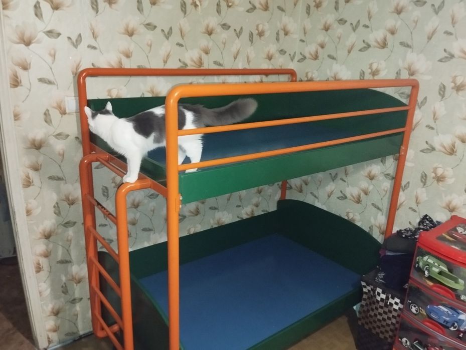 Кровать детская двухъярусная