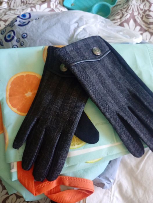 Зимни  модели  мъжки и дамски  шапки и ръкавици