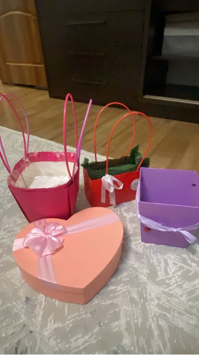 Коробки для подарочек/цветочек