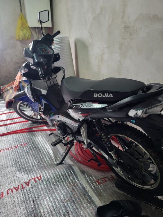 Мопед 125 к  BojIa