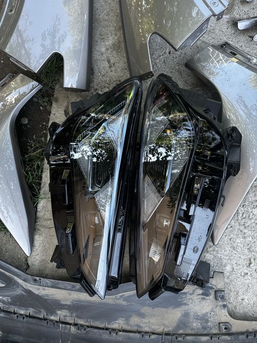 Faruri full led aripi față tragher seat cupra tavascan.5FF941005.5FF941006.