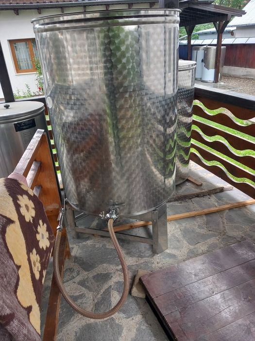 Vase de inox pentru vin