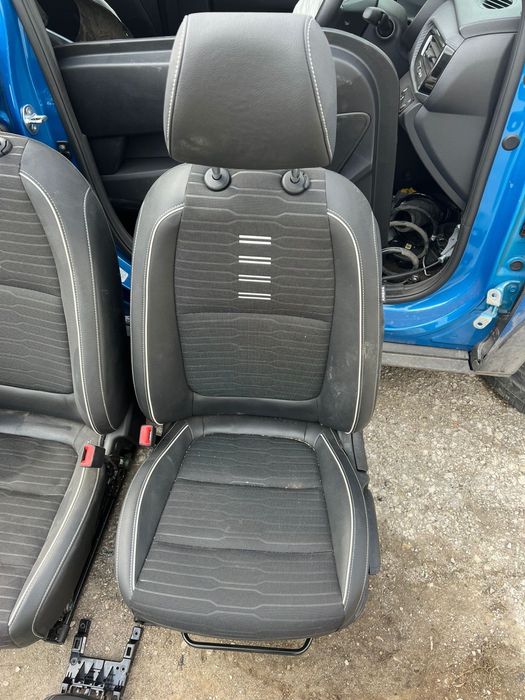 Салон за KIA STONIK кожа+плат подгрев ном 282