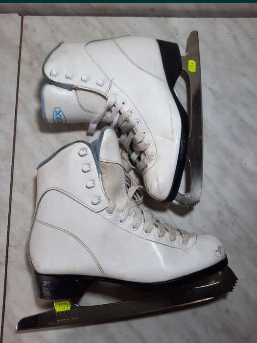 Patine gheata patinaj artistic DBX 154 marime eu 35-36 ( 23,5 cm)..