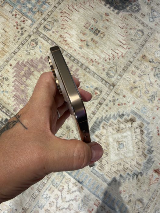 Продам iPhone 16 Pro Max (256 ГБ)