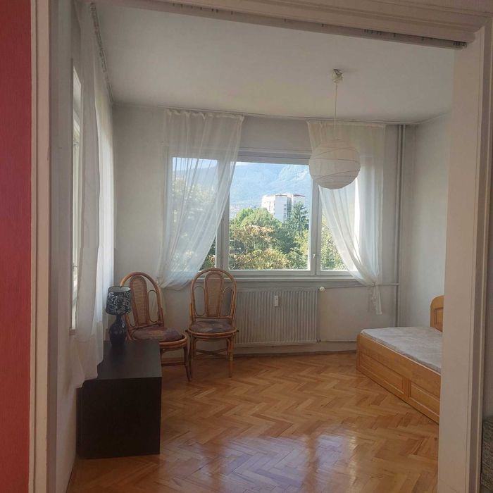 Дава се под наем Тристаен апартамент в София, Лозенец - 75 кв.м за 650 € - Снимка #2