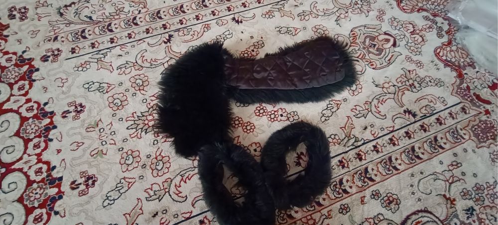 Пальтоның жағасы мен жеңі