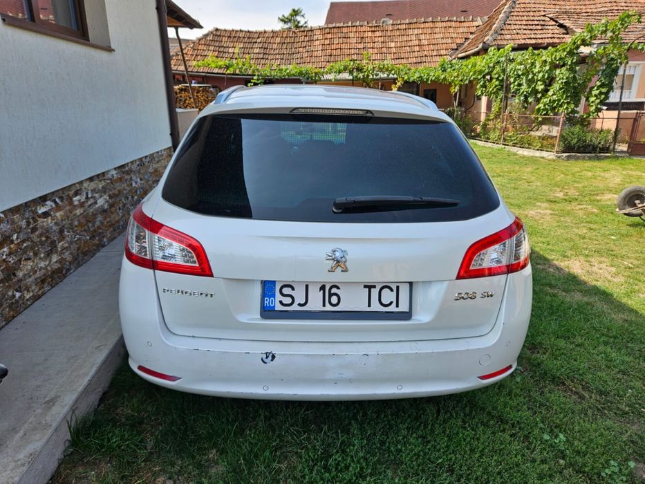 Peugeot 508 SW 2011