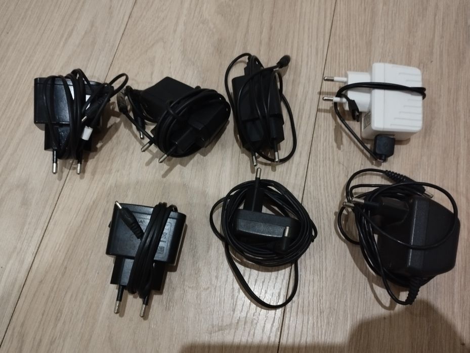 Батерии, заради устройства и слушалки