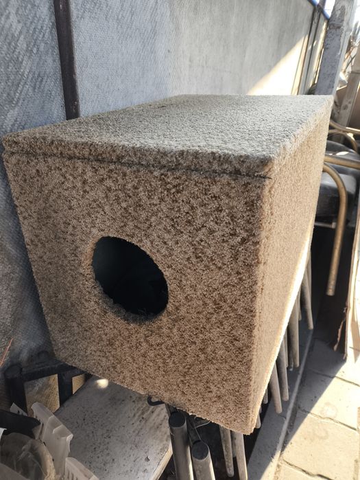 Домик для кошек, оббитый, вместимый