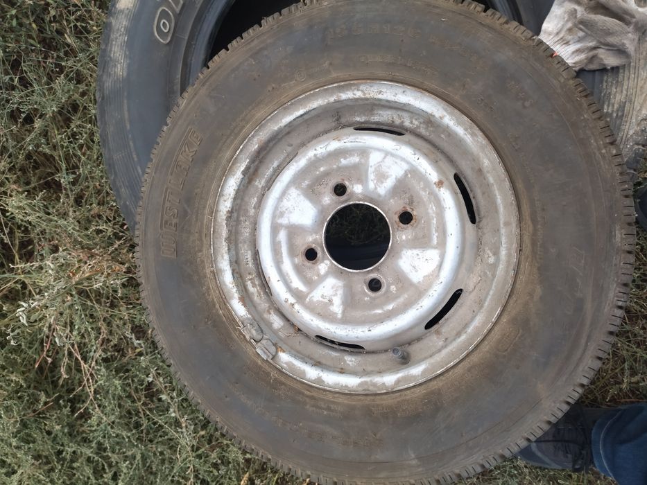 Шина на диске шины