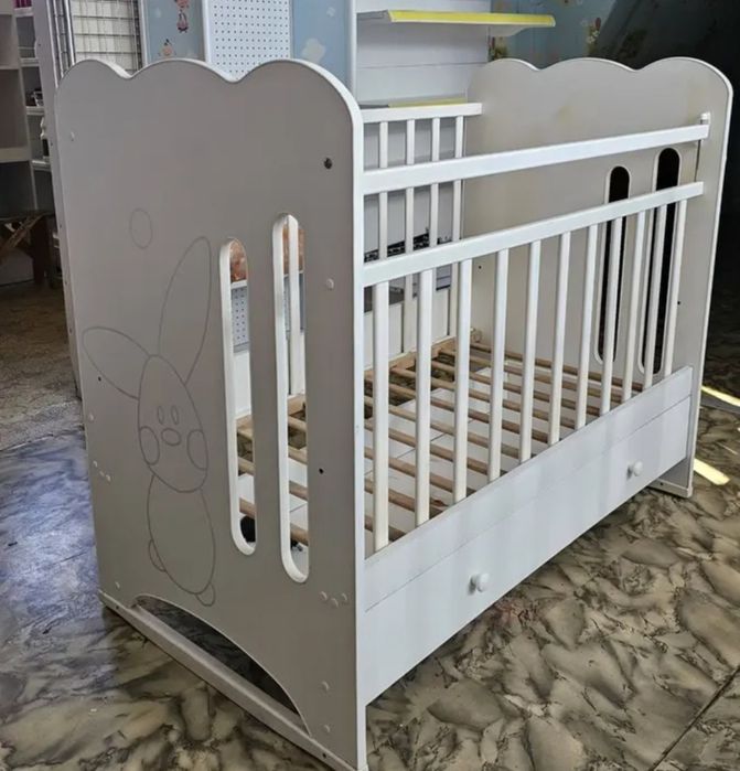 Продам детскую кроватку