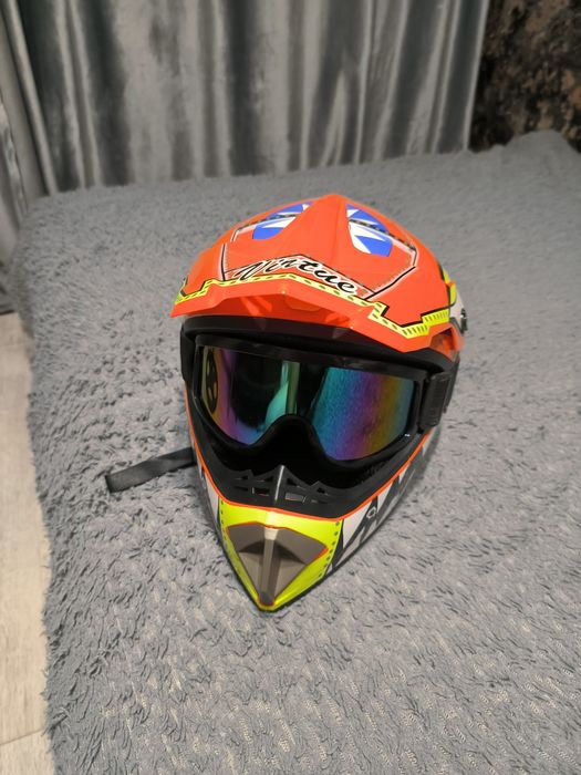 Продам мотошлем в хорошем состоянии