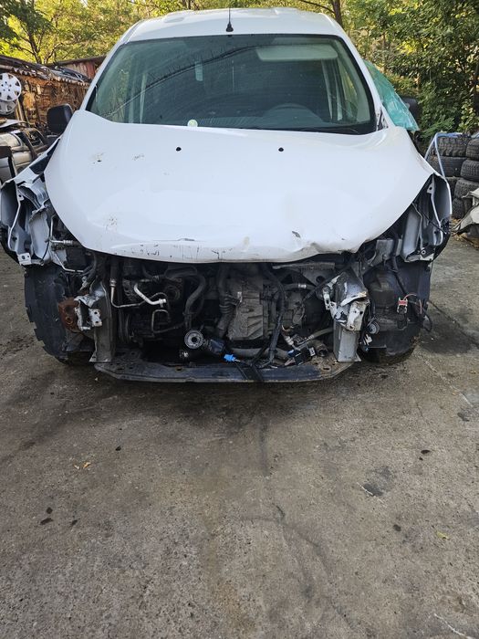 Vand intreg Pentru piese de schimb dacia dokker avariat fața spate