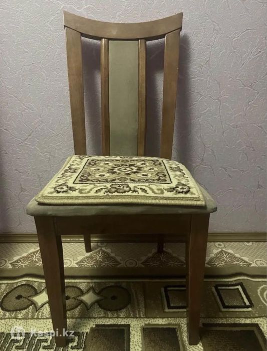 Продаются стулья , в наличии 10 штук , можно штучно