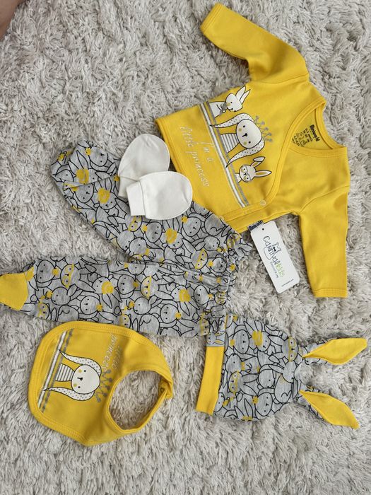 Бебешки комплект дрешки Miniworld от Carnival kids за бебе 56-62