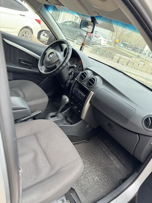 Nissan Almera G15