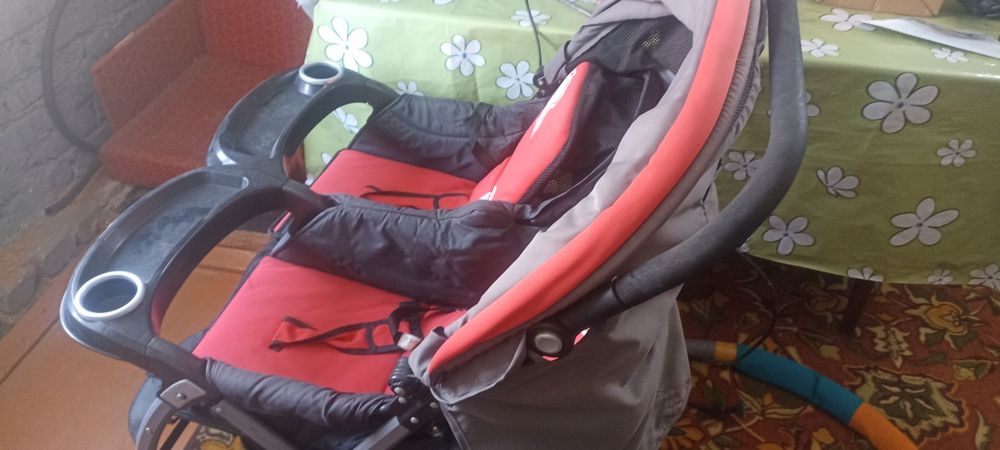 Продам коляски цена 10тыс за каждую