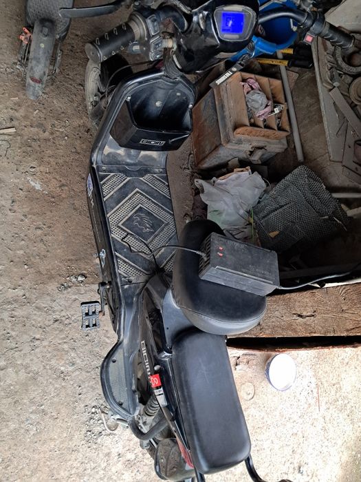 Продается скутер электронный